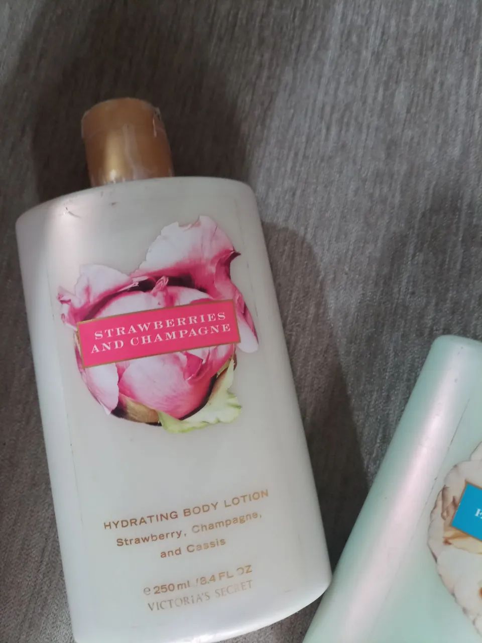 Loção Hidratante Victoria's Secret - Strawberries & Champagne e Endless Love - Foto 4
