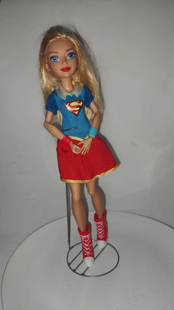 Boneca Super Hero Girls- SuperGirl<br>Boneca -Semi Nova
