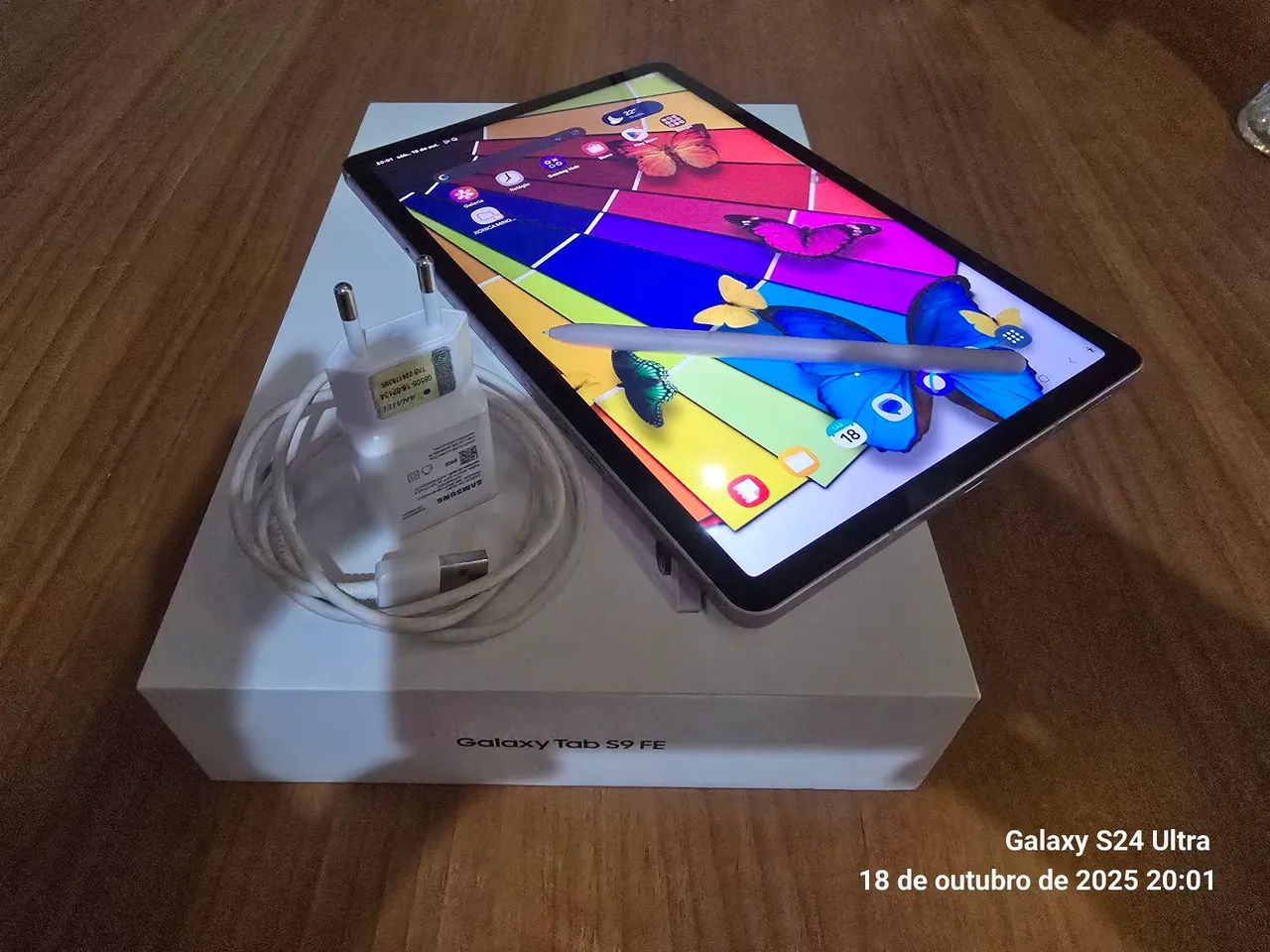 Galaxy TAB S9 FE com teclado e acessórios 