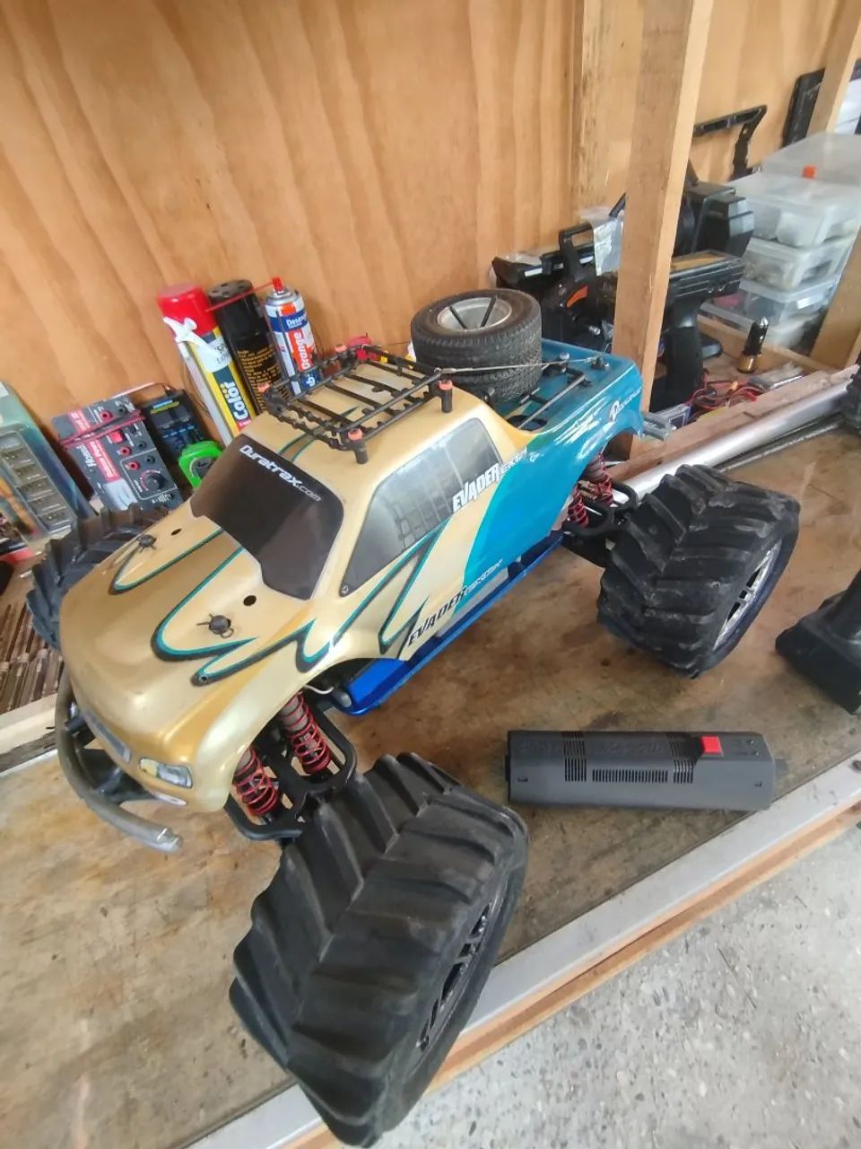 Tmaxx Traxxas automodelo 