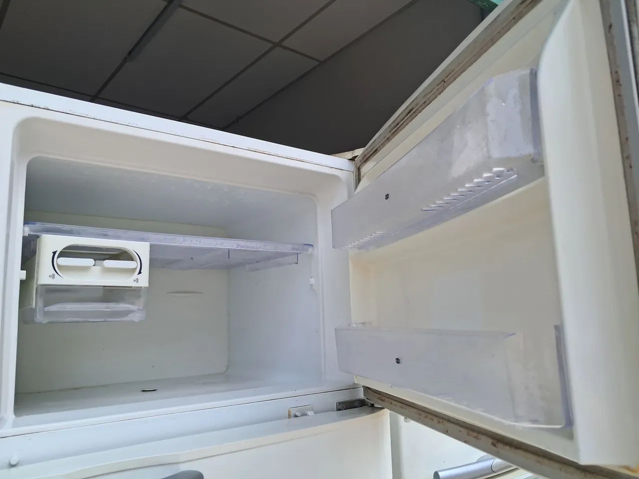 Geladeira Duplex Electrolux - Branca - Usada - Foto 3