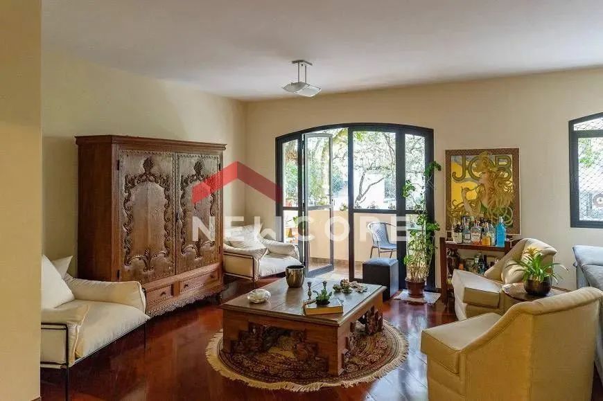 Apartamento em Avenida Jurucê, 135 - Indianópolis - São Paulo/SP