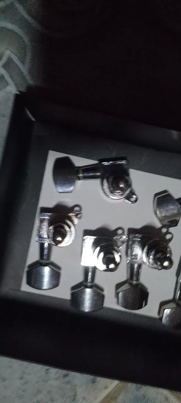 Jogo de Tarraxas cromadas para guitarra  - Foto 2