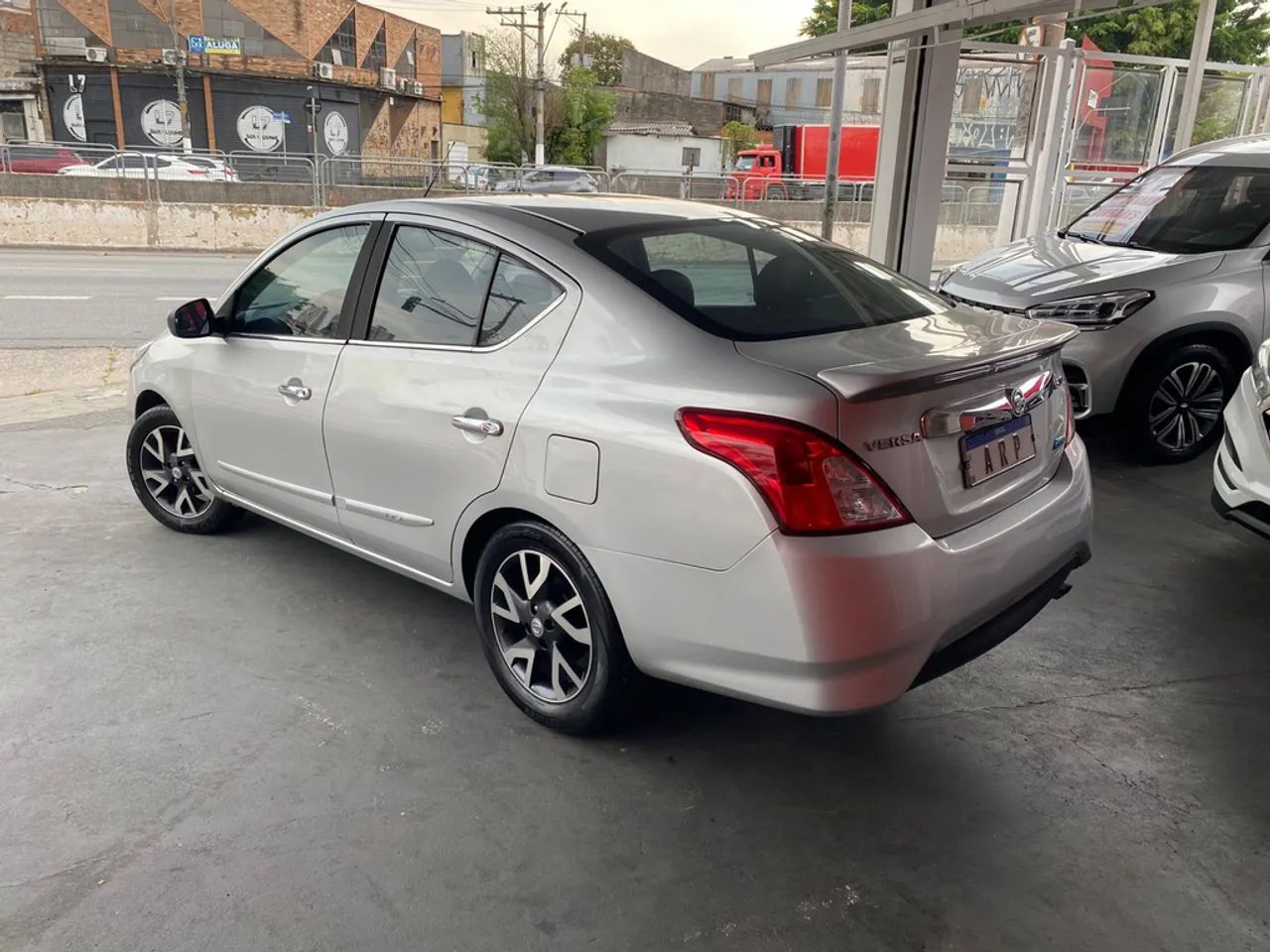 Nissan Versa Unique 1.6 16V Flexstart 4P Aut. 2017 - Foto 5