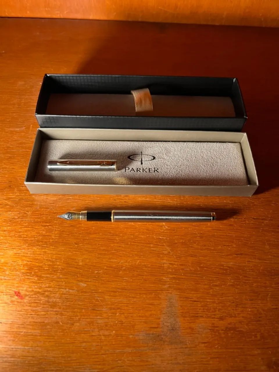 Caneta Crown Parker Original - COM CAIXA E EM ÓTIMO ESTADO - Foto 3