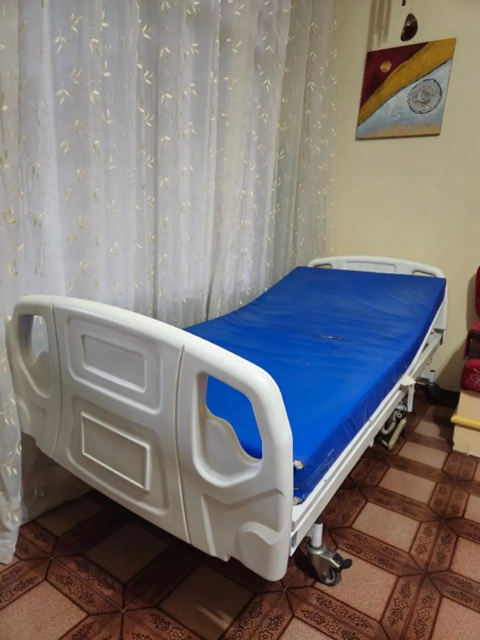 Electric hospital bed