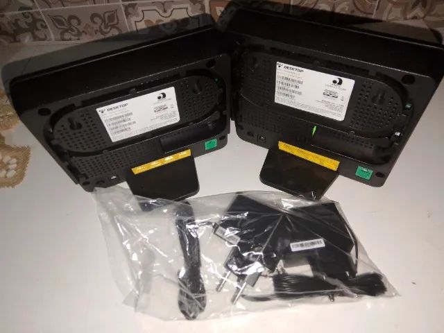 2 Roteadores Arcadyan Desktop + Acessórios - Prontos pra Usar! - Foto 4