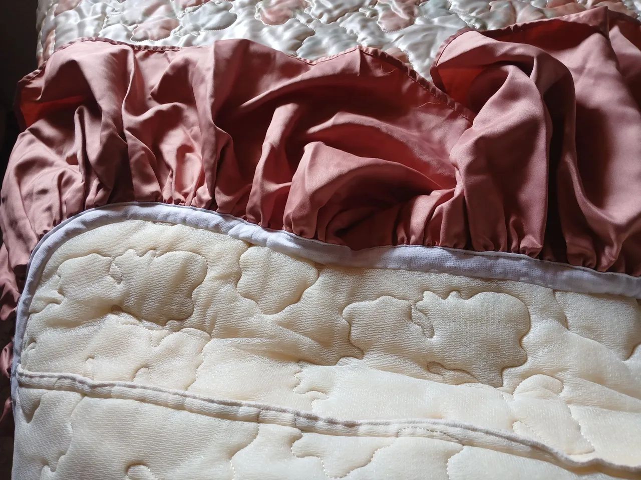 Colcha de Matelasse com porta travesseiros - Foto 4