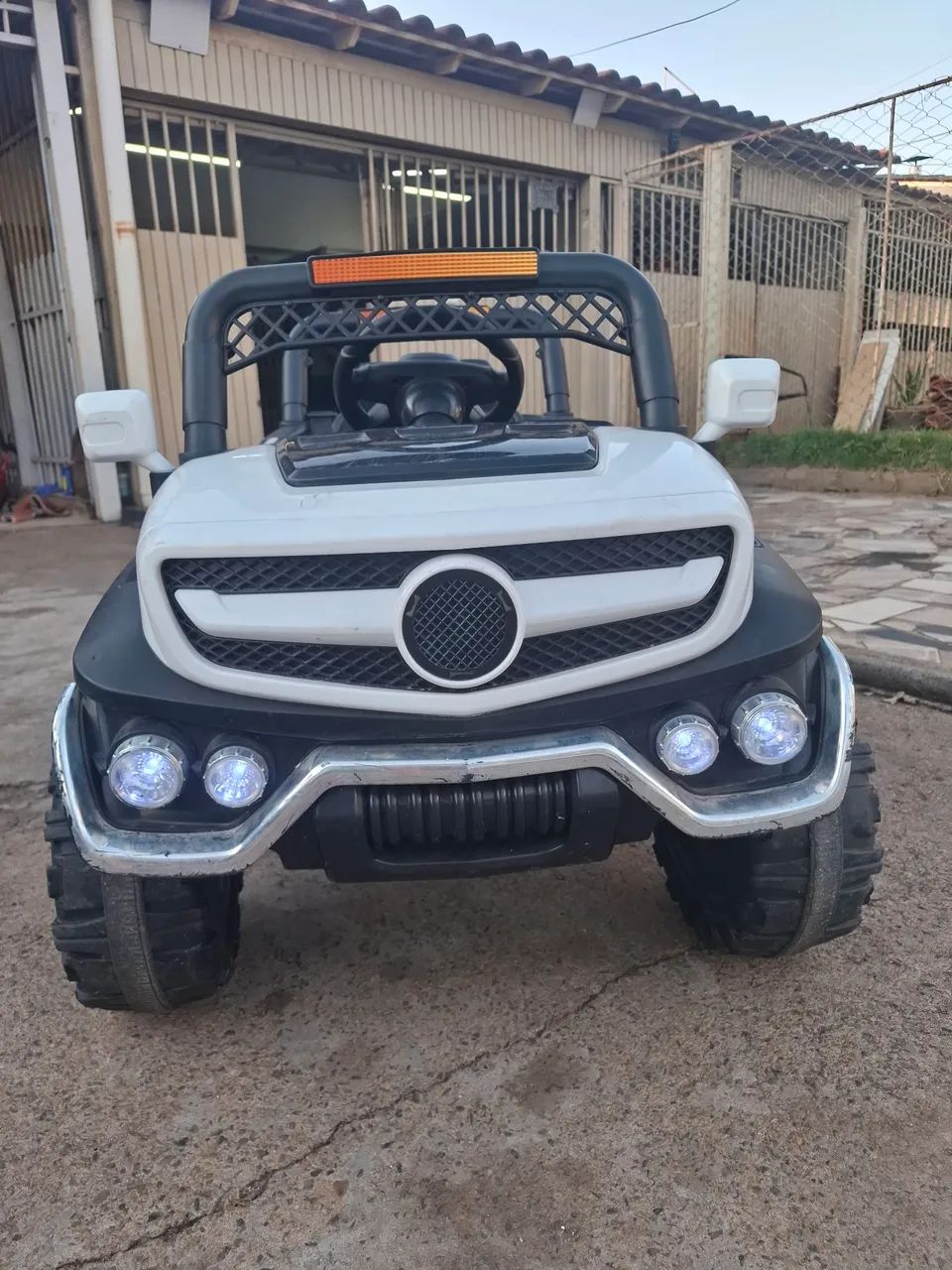 Carrinho elétrico infantil 