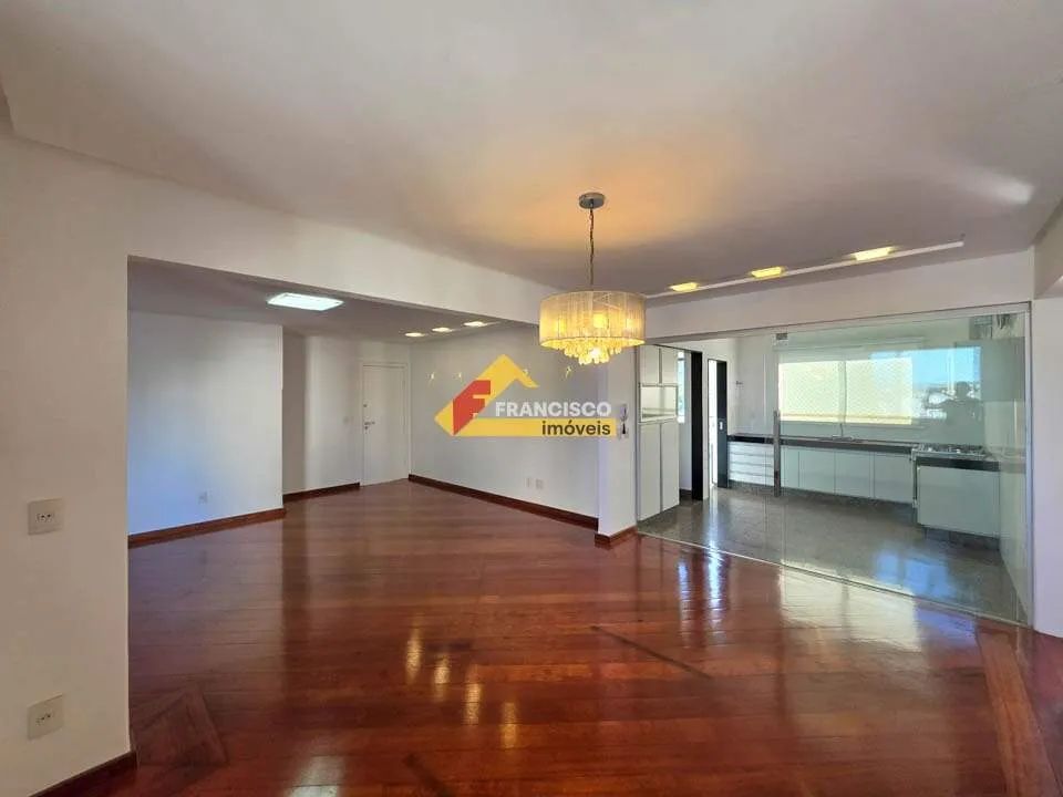 Apartamento à venda, 4 quartos, 2 suítes, 2 vagas, Centro - Divinópolis/MG