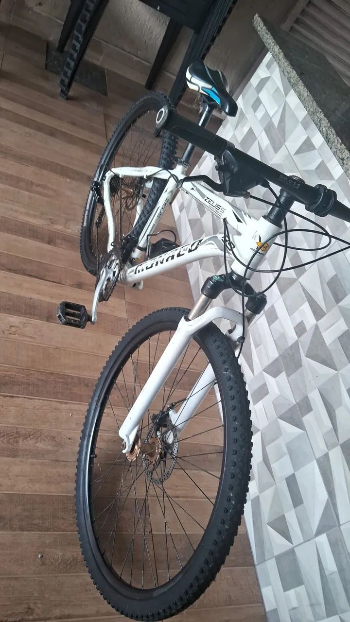 Bicicleta aro 29 guadro 17 usada funcionando tudo  - Foto 4