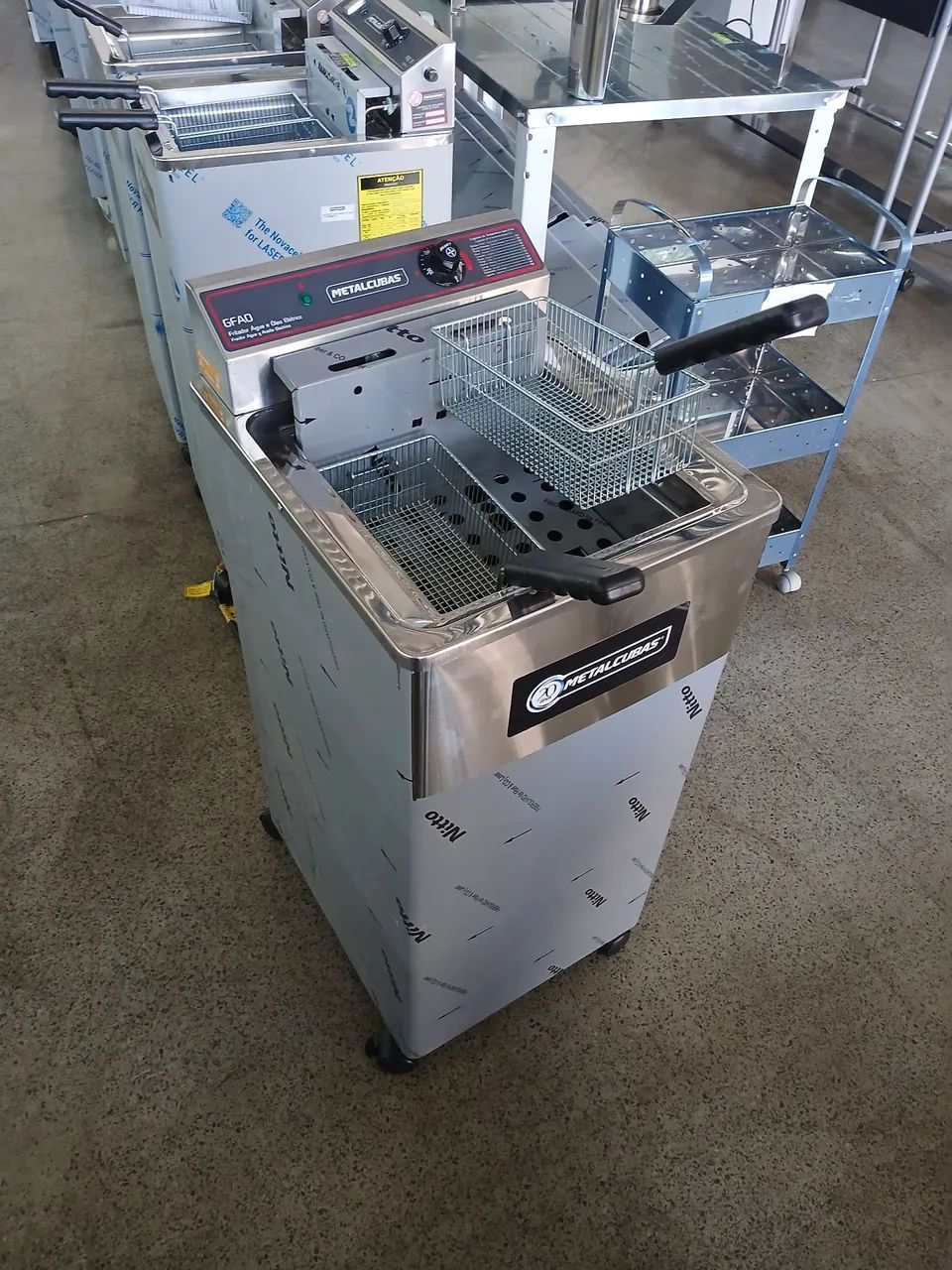 Fritadeira Elétrica Metalcubas GFAO 30 5000W  - Foto 2