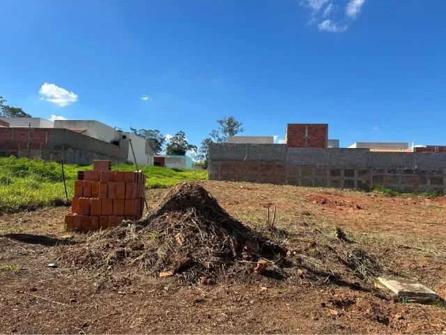 ? TERRENO ÚNICO DE 8x30 DOCUMENTADO E QUITADO! PRONTO PARA TRANSFERIR! - Foto 2