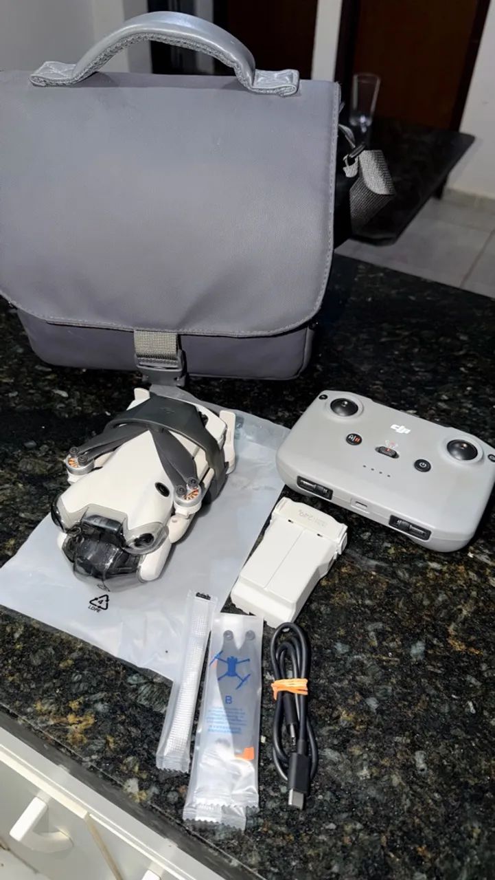 DJI Mini 4 Pro Camera Drone (with RC-151 Remote) - Foto 4