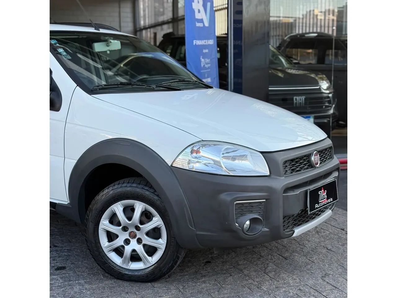 Fiat Strada Working Hard 1.4 Fire Flex 8V CD 2017 - Foto 2