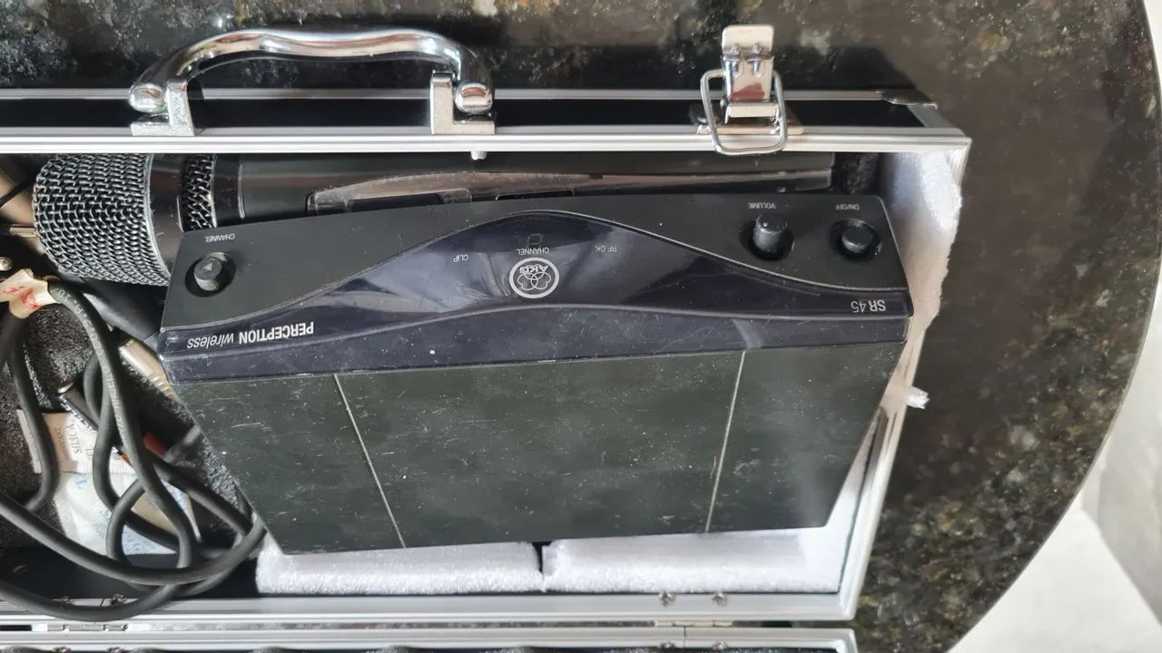 Microfone profissionak sem fio AKG - Foto 2
