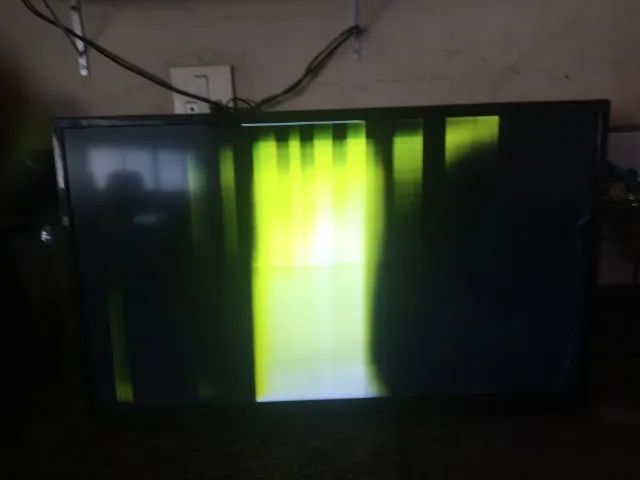 TV Philco 32 polegadas com (Tela Quebrada) - Foto 2