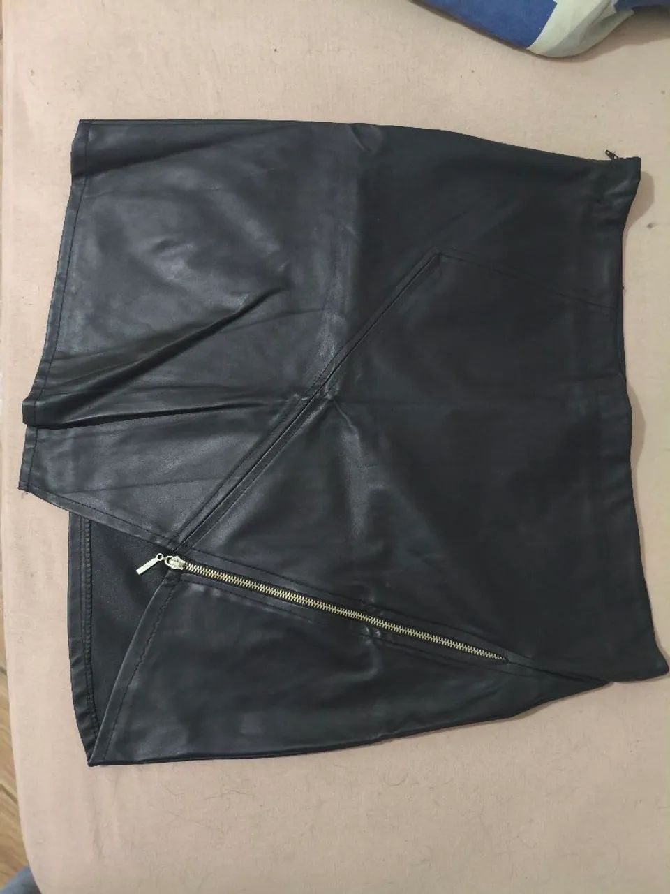Saia preta de viscose 