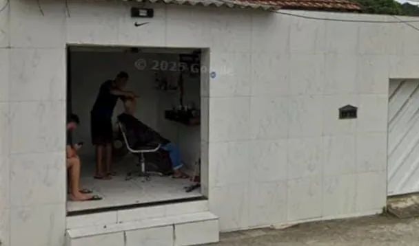 Casa+loja com blindex 