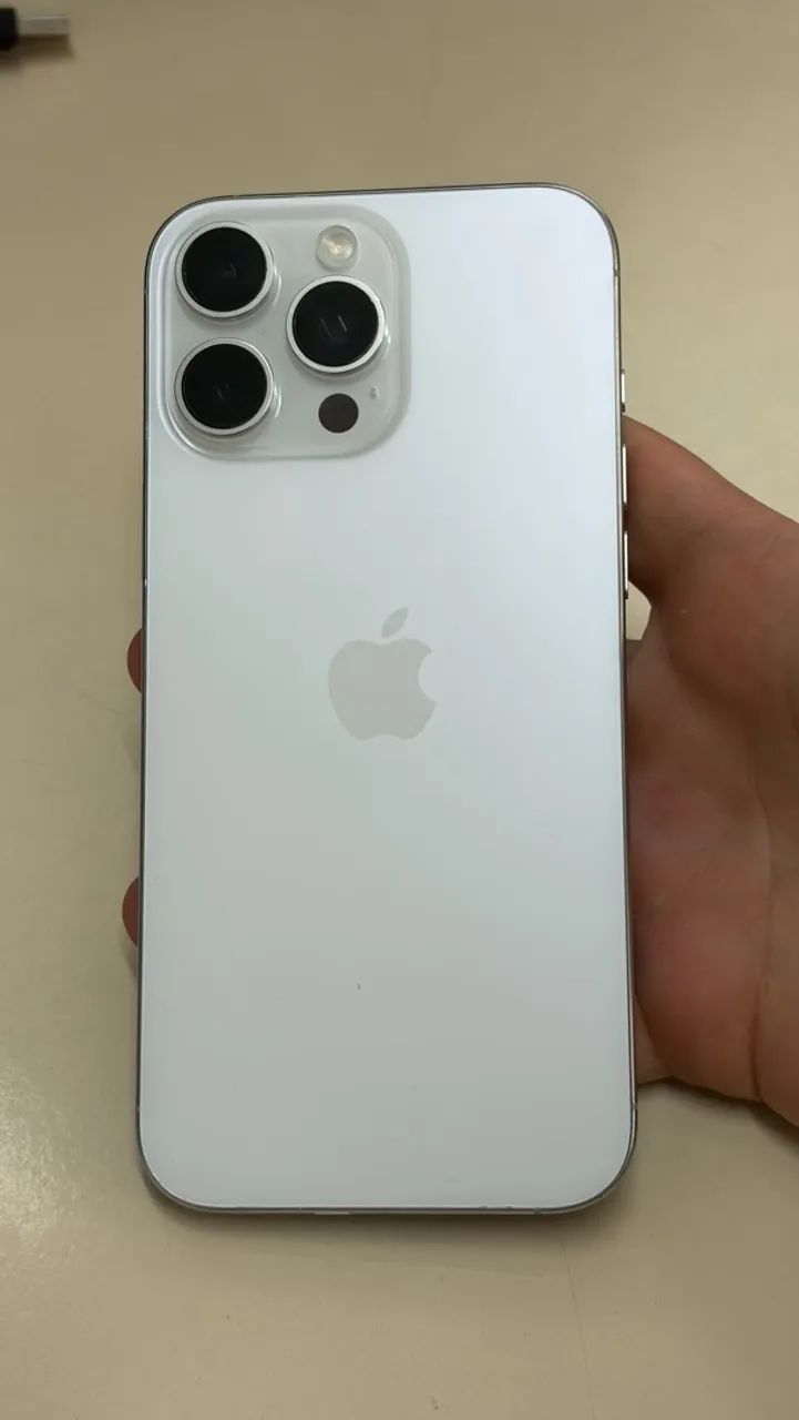 iPhone 16 Pro Max Branco ? 100% de bateria