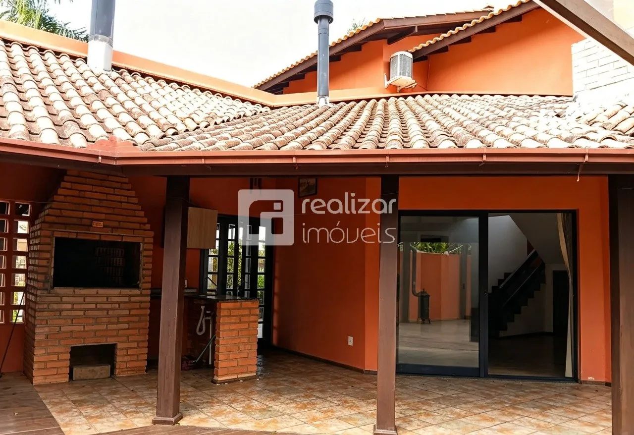 450 m² de terreno e 186 m² de área construída, - Foto 2