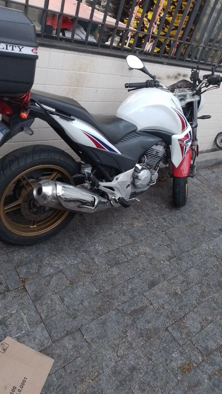 Vendo cb 300 2012  $ 11,000 - Foto 2