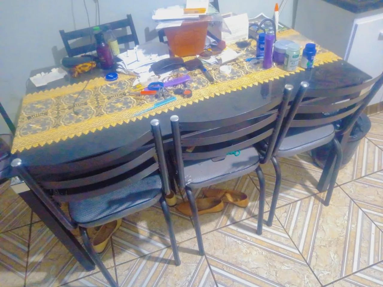 Conjunto mesa de vidro temperado e cadeiras - Foto 2