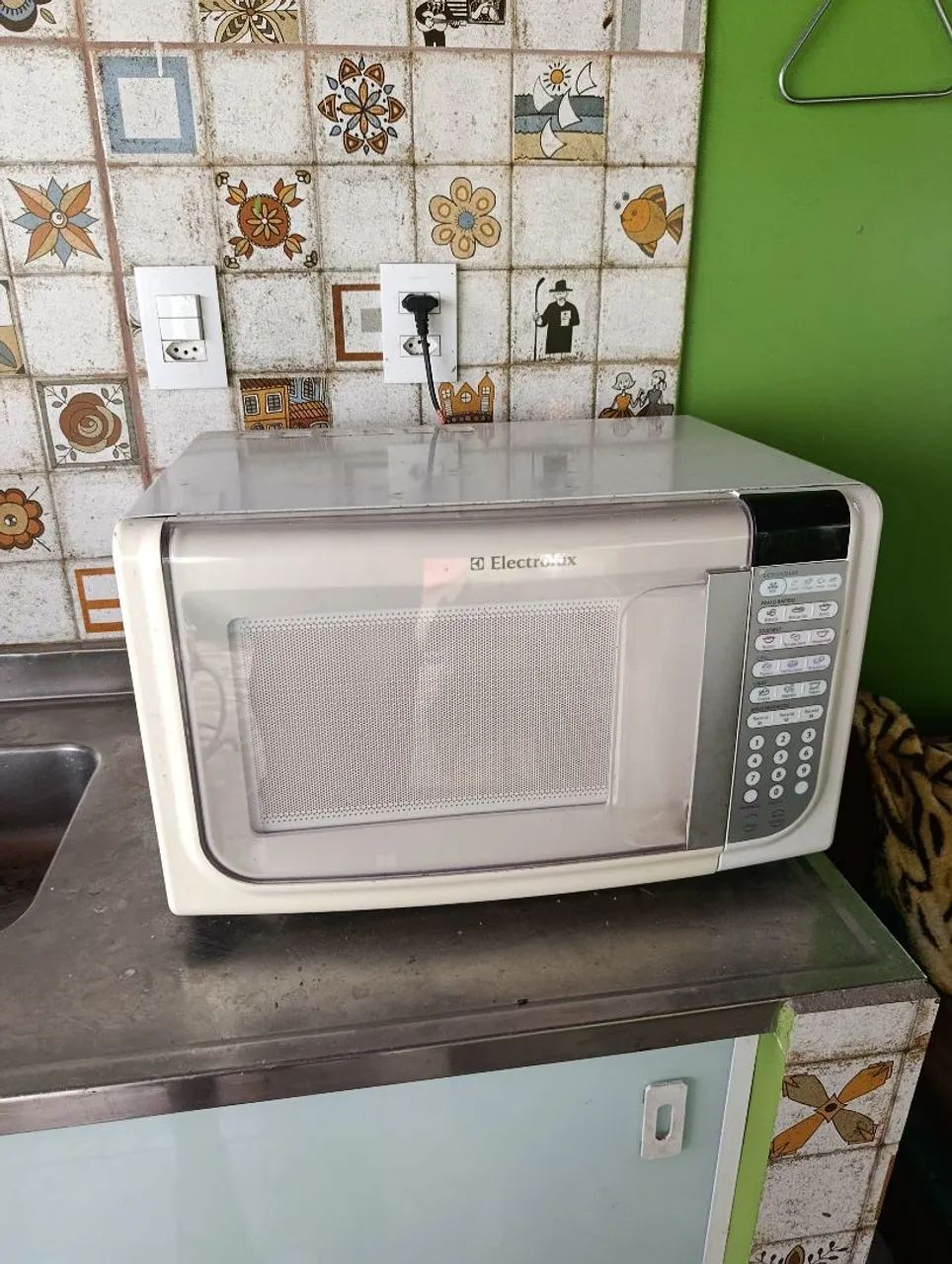 Vendo microondas grande usado