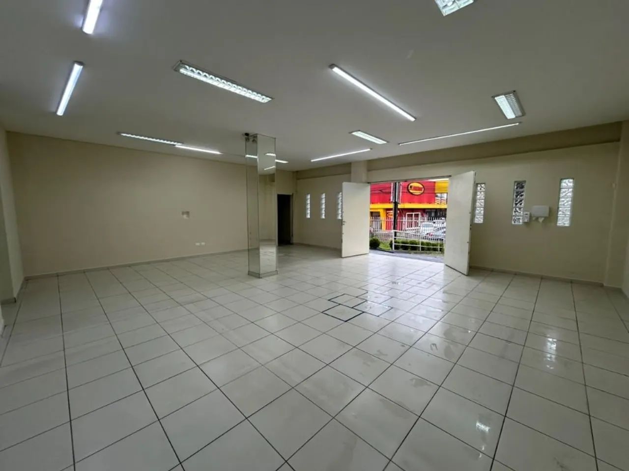 Prédio para alugar, 586 m² - Xaxim - Curitiba/PR - Foto 5