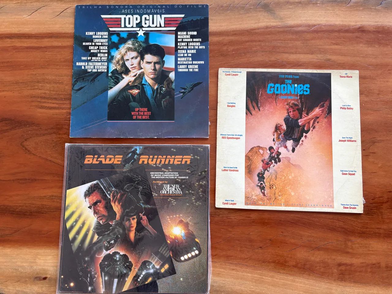 3 discos de vinil dos filmes Top Gun, Blade Runner, the Goonies - Foto 2