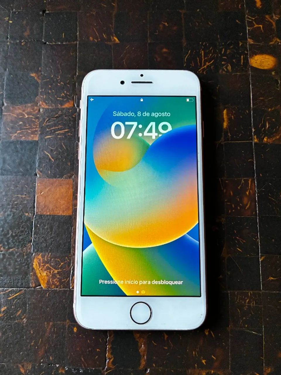iPhone 8 64GB Silver - Ótimo Estado + Capa Silicone + Touch ID OK + Bateria 75%