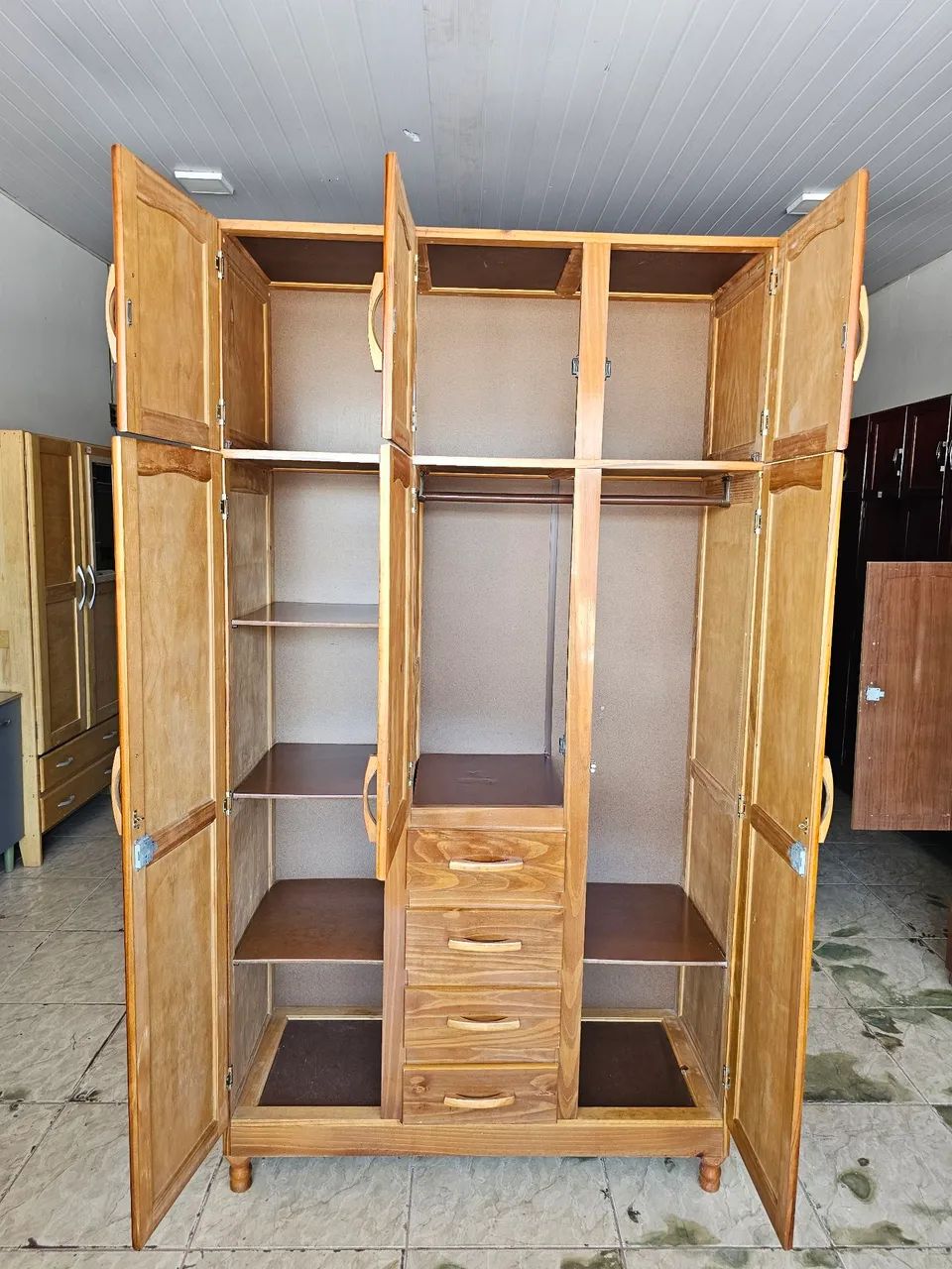 Guarda roupa de pinho usado  - Foto 2