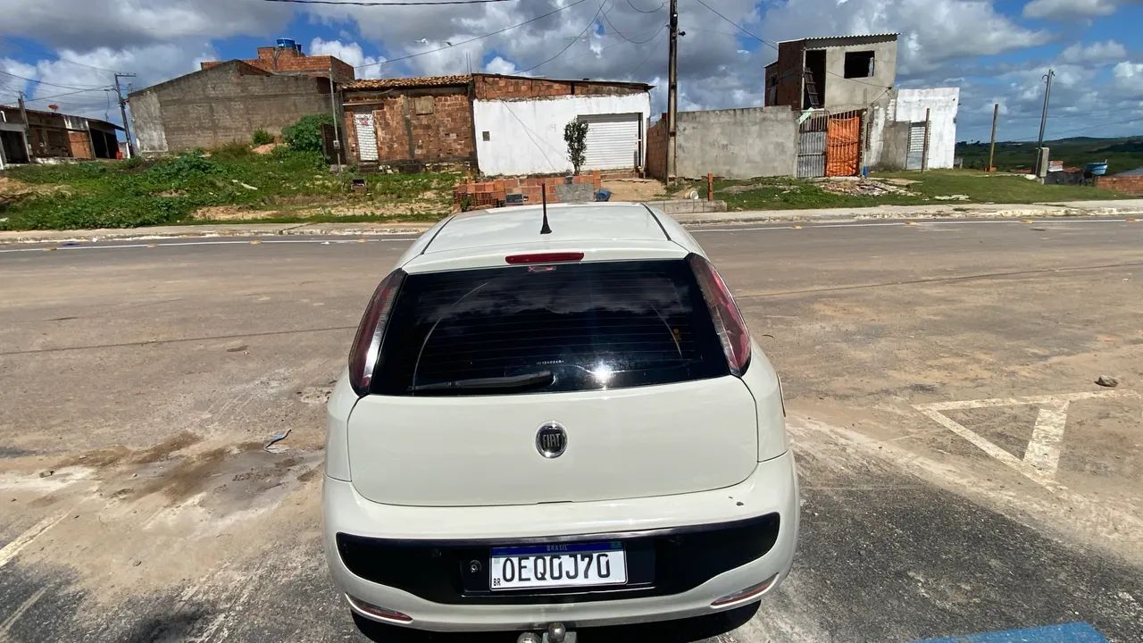 Fiat Punto Attractive 1.4 Fire Flex 8V 5P 2013 - Foto 4