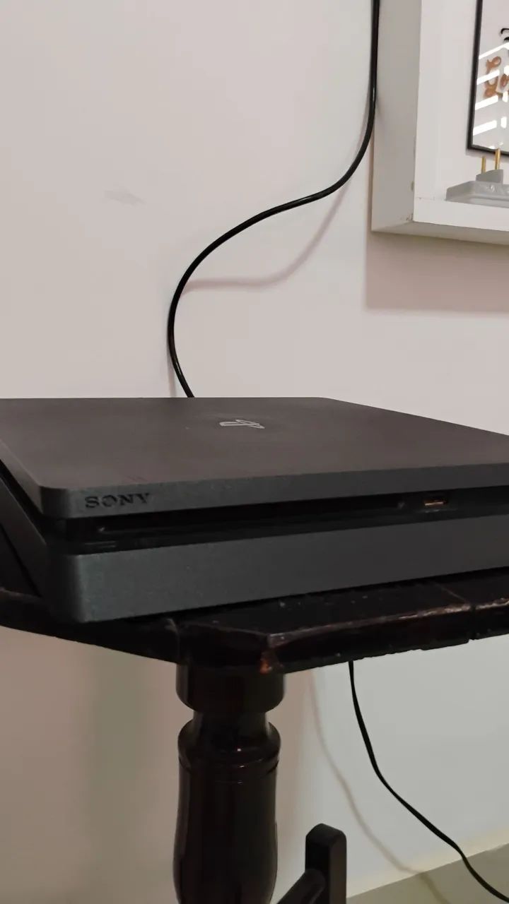 PS4 slim, 2 controles e 7 jogos  - Foto 3