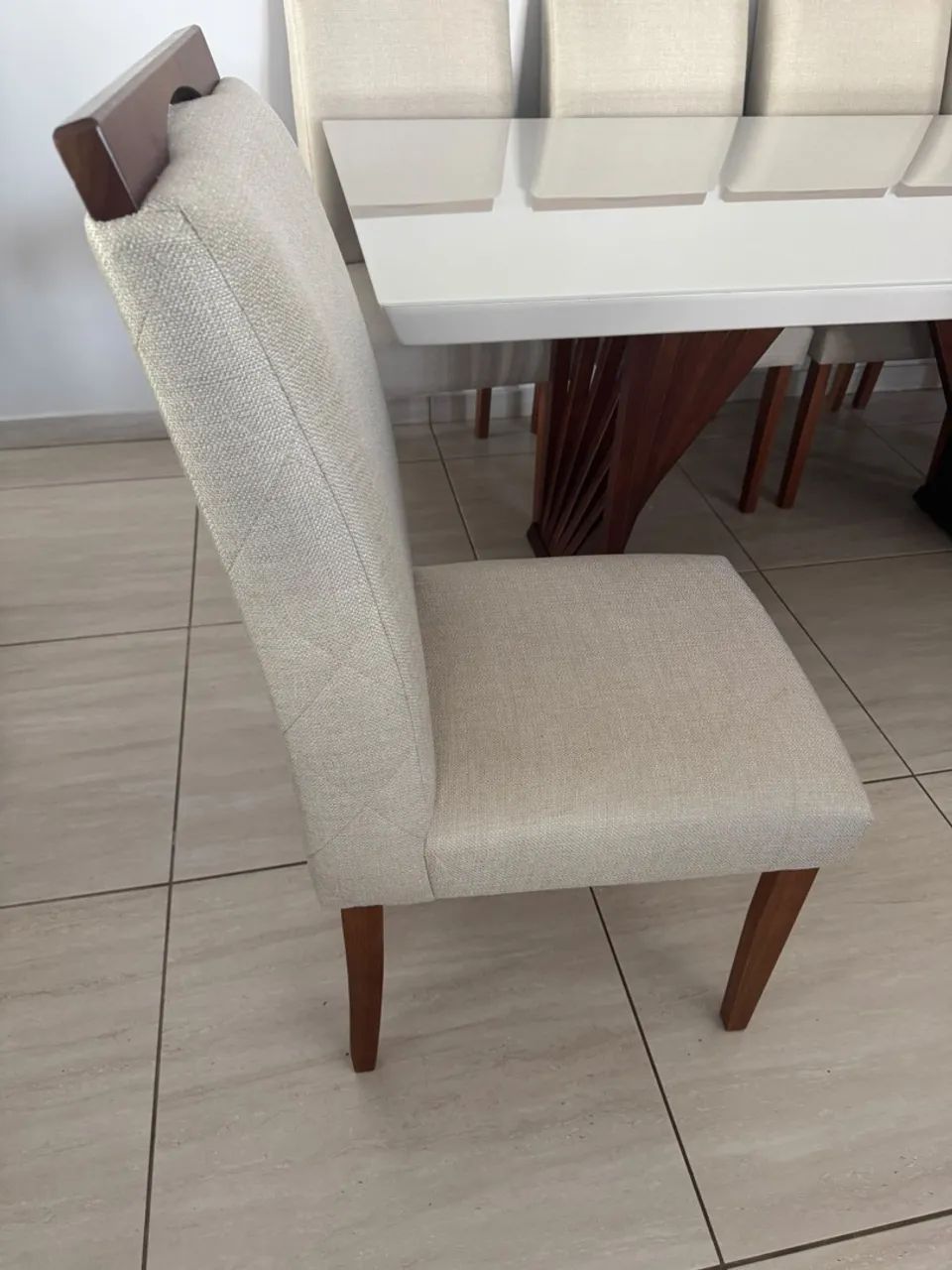 Vendo mesa com 6 cadeiras de luxo - Foto 3