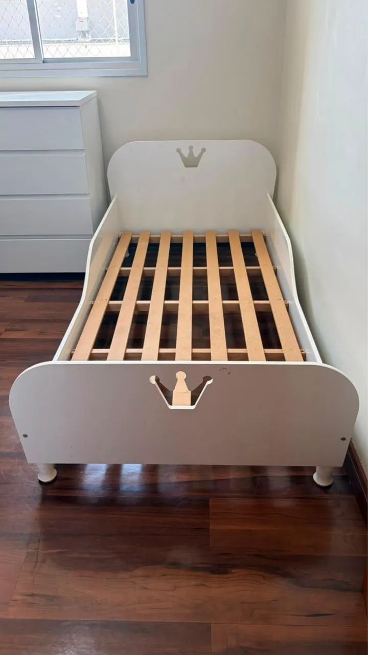 Cama e cômoda infantil  branca - Foto 2