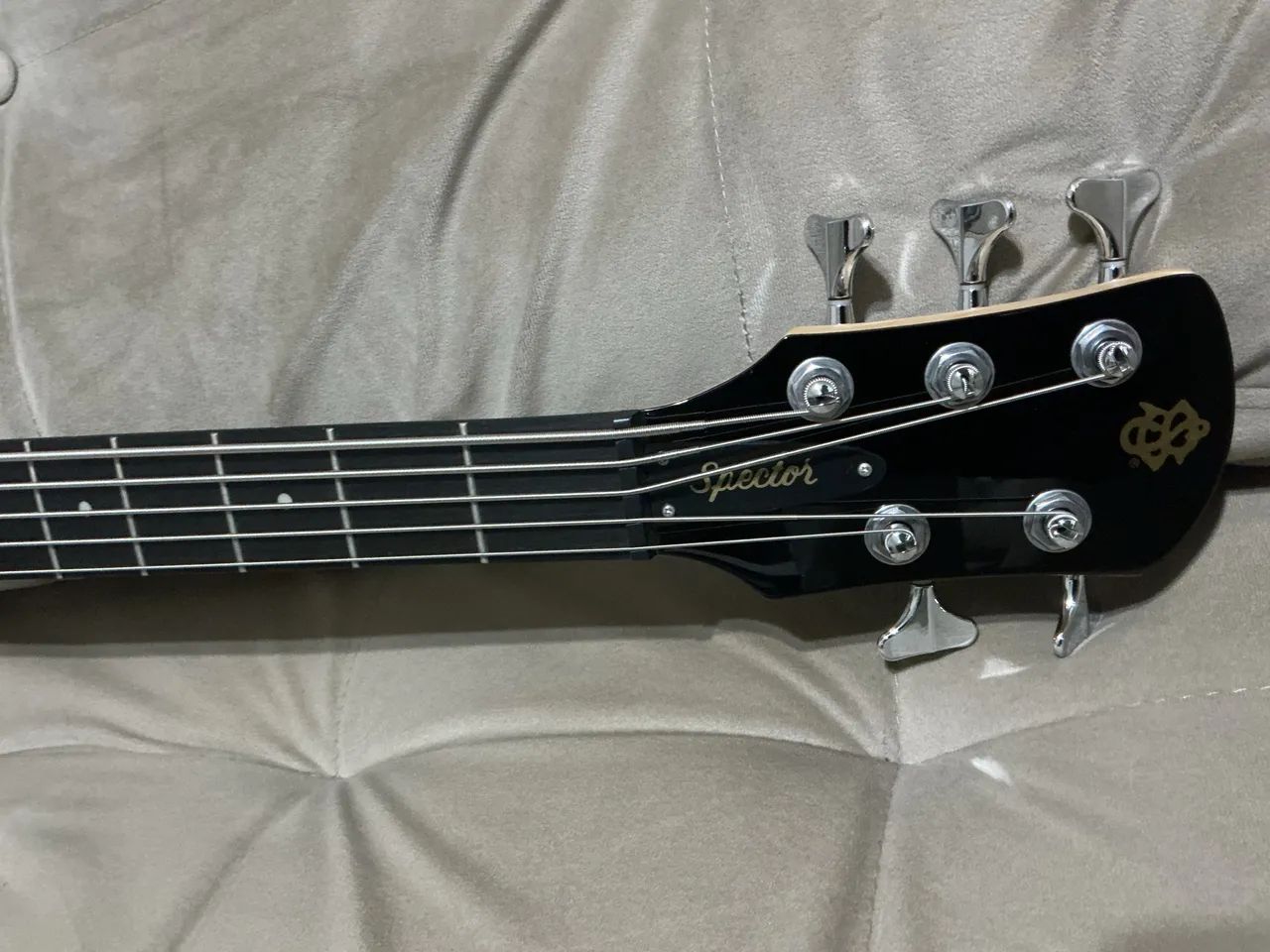Baixo Spector 5 cordas