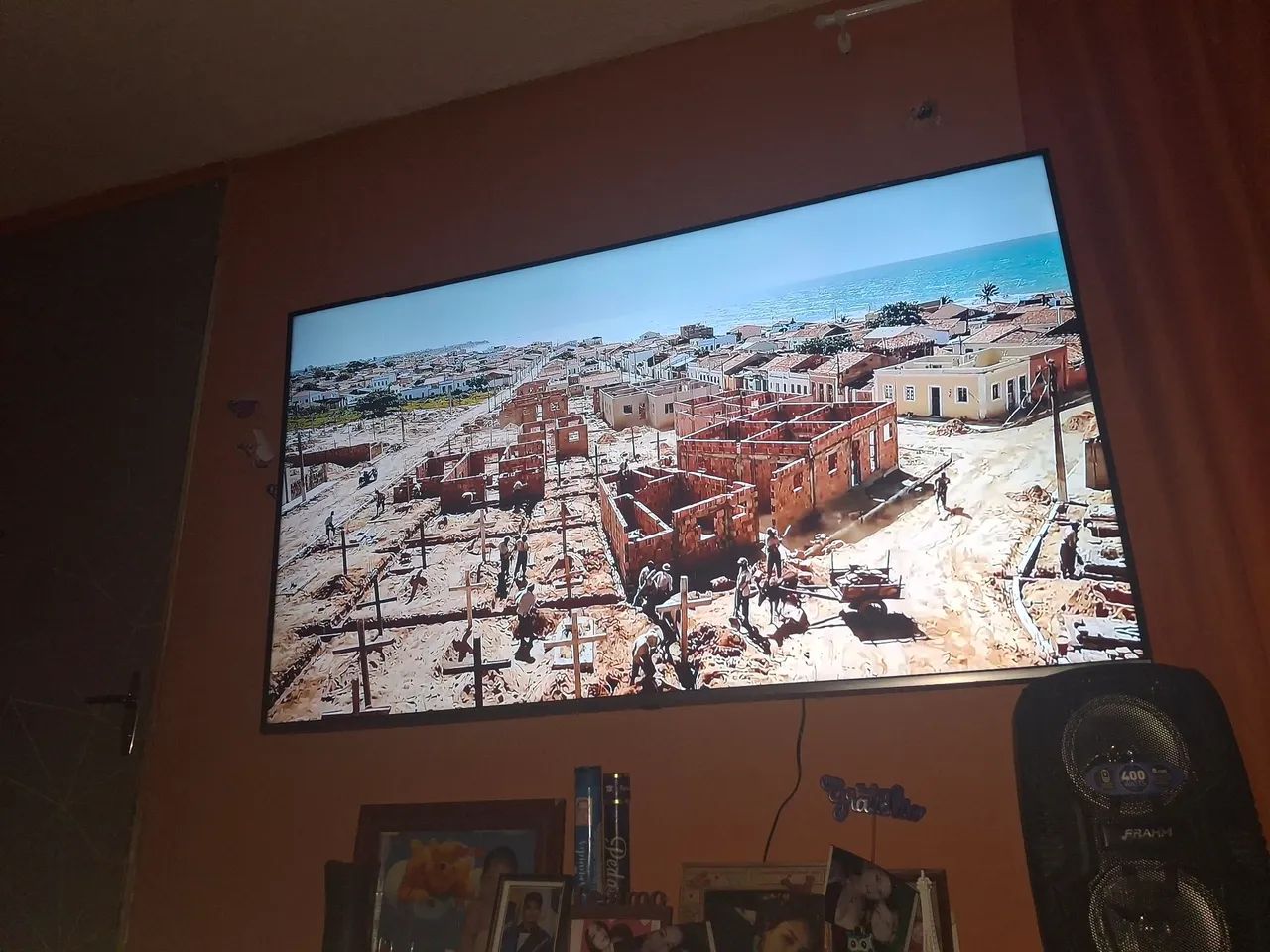Vende-se TV LG Smart 4K, 65 polegadas.<br><br>