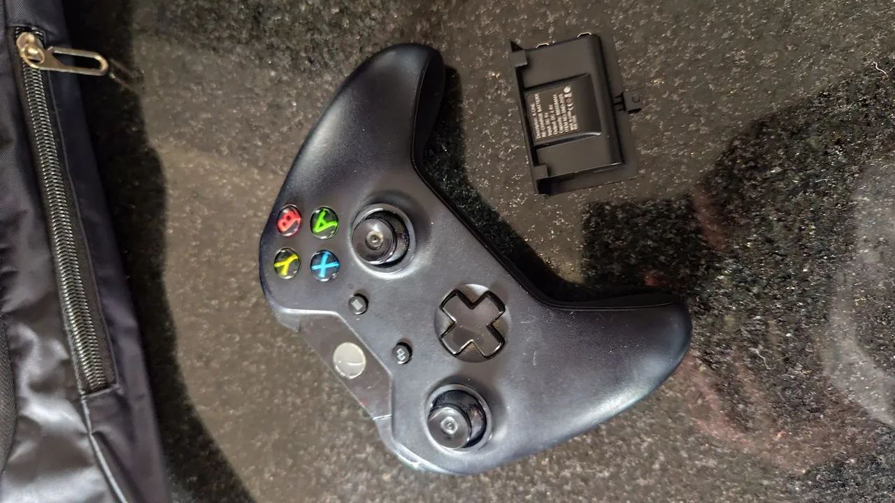 X Box One com 3 jogos  - Foto 2