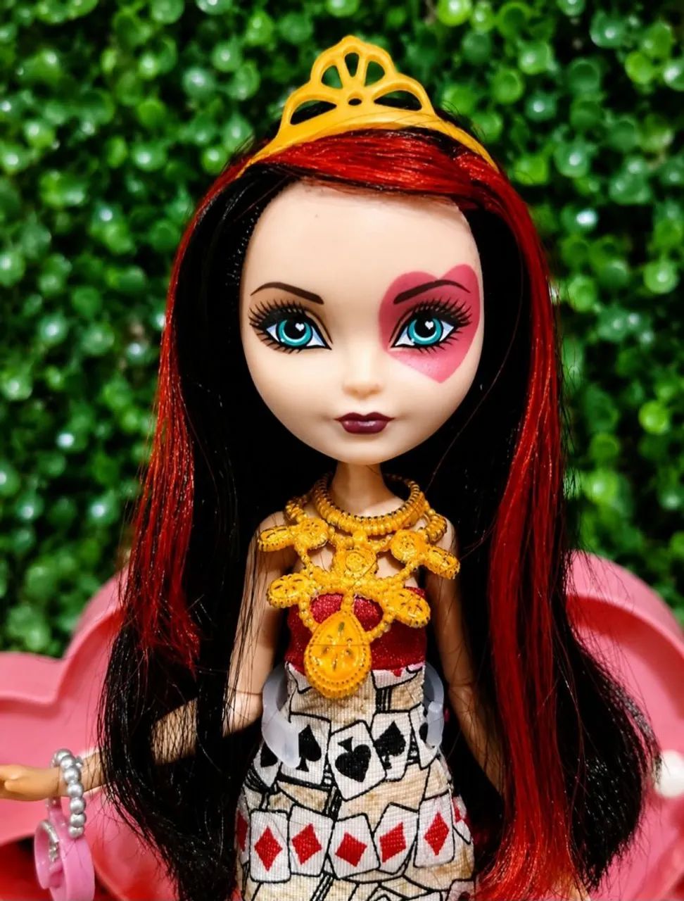 Boneca Lizzie Hearts- Ever After High  - Foto 2