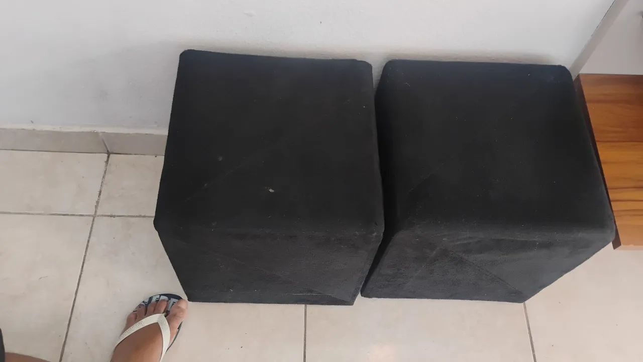 Vendo 2 puf preto 