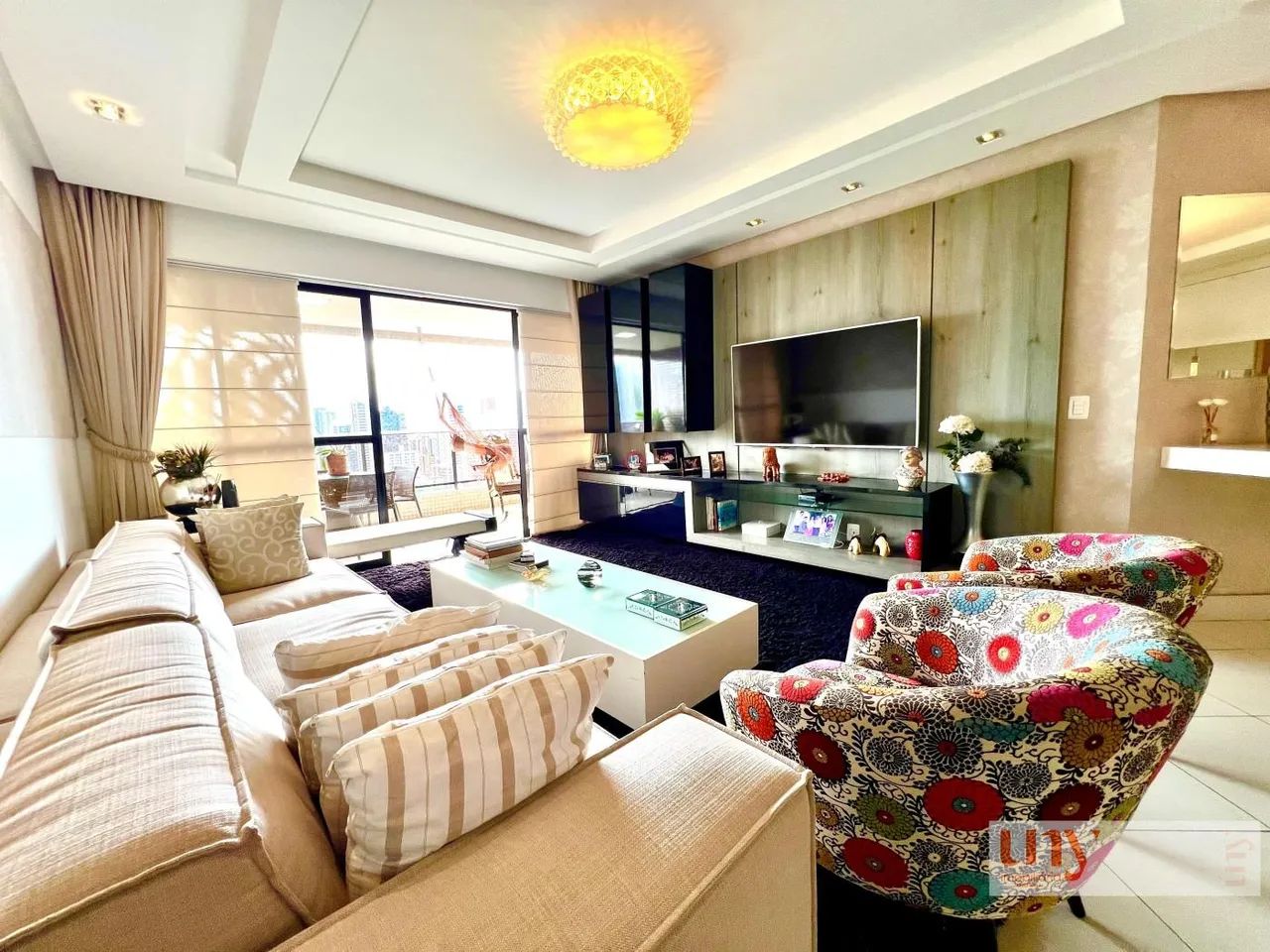 Apartamento com 201 m² e 4 suítes no Miramar