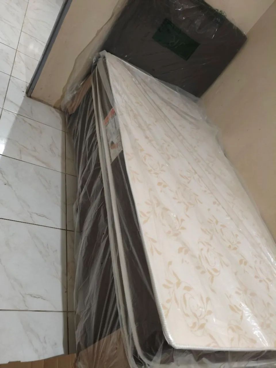 Kit cama de solteiro com colchão com 20cm de espuma, base e cabeceira  - Foto 2