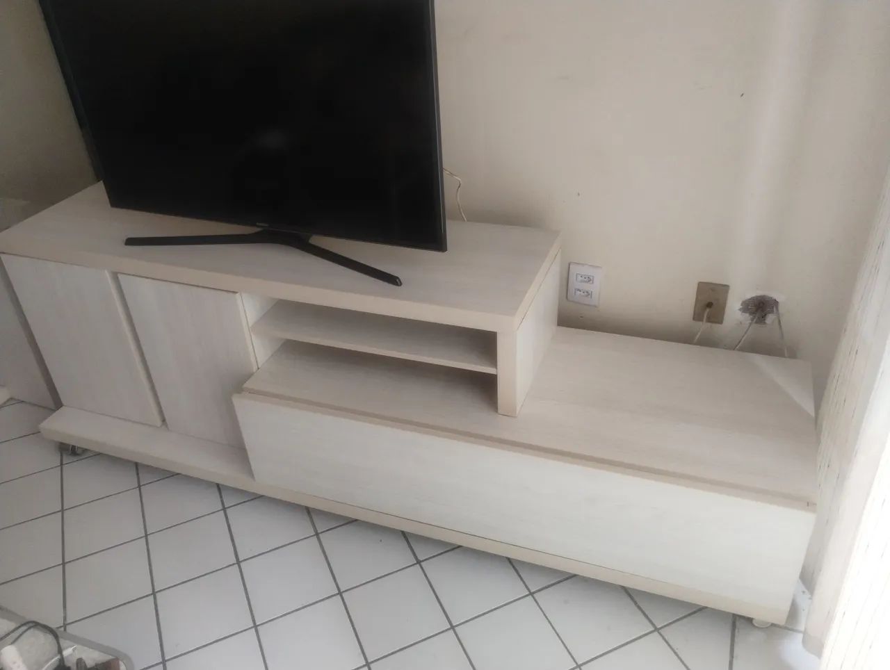 Conjunto Rack e mesa de canto pra sala  - Foto 3