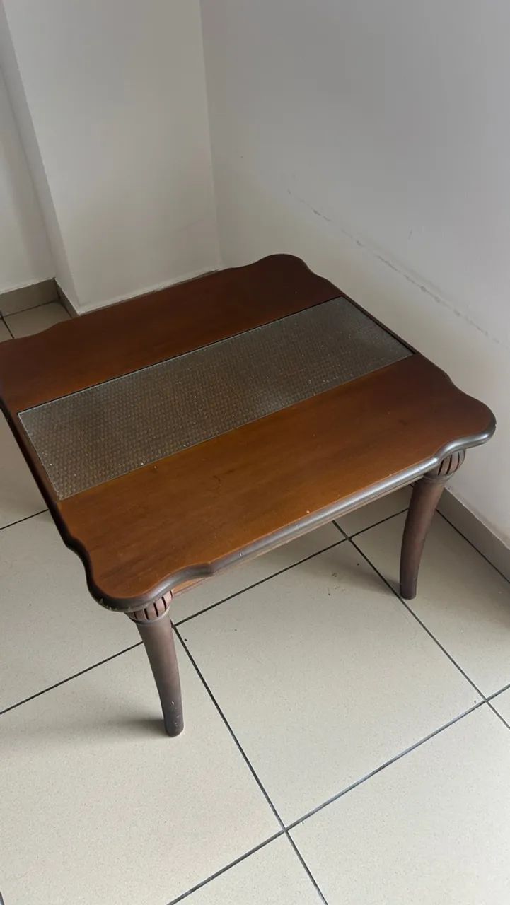 Mesa de madeira com vidro - Foto 2