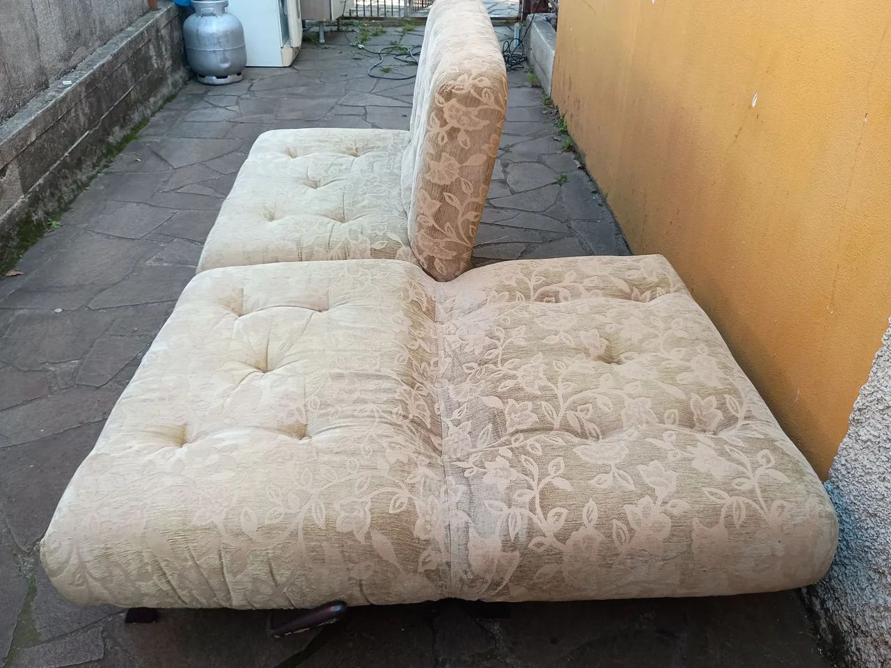 Sofá-cama casal, com molas e pistões a gás. - Foto 2