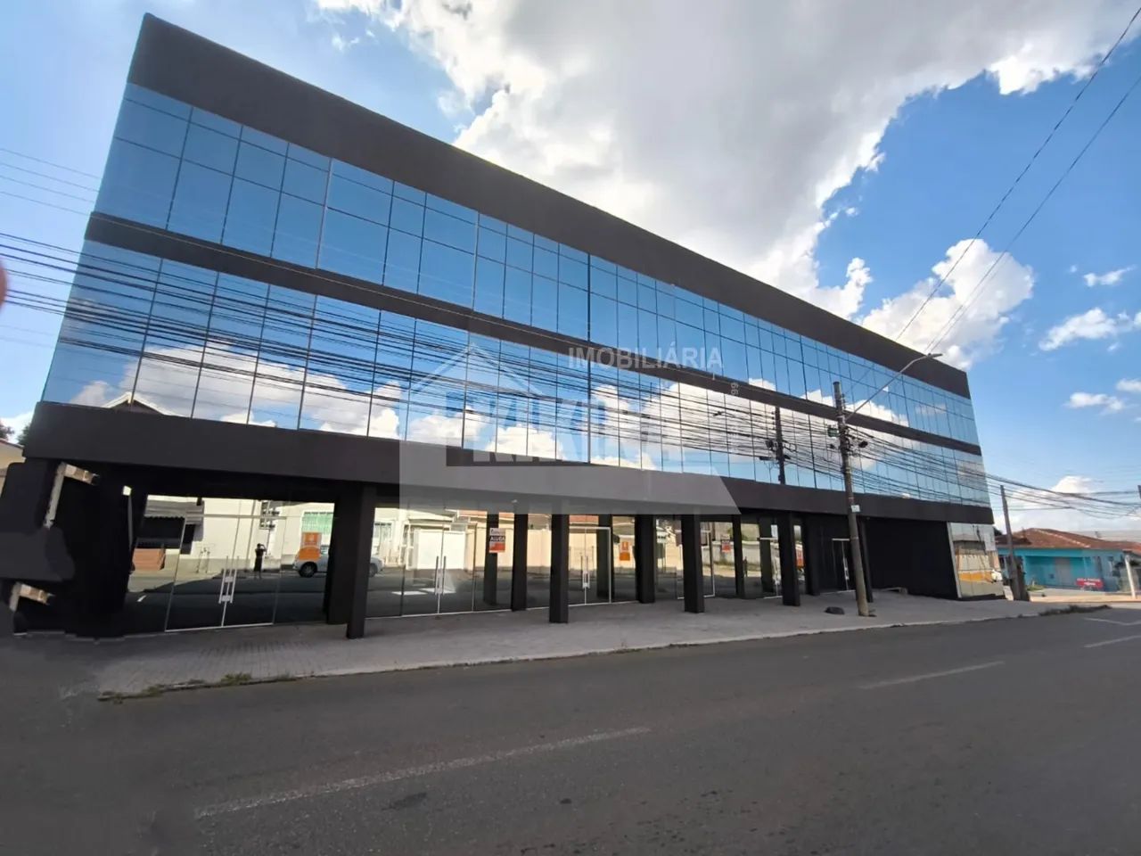 SALAS COMERCIAIS PARA LOCAÇÃO NA NOVA RUSSIA
