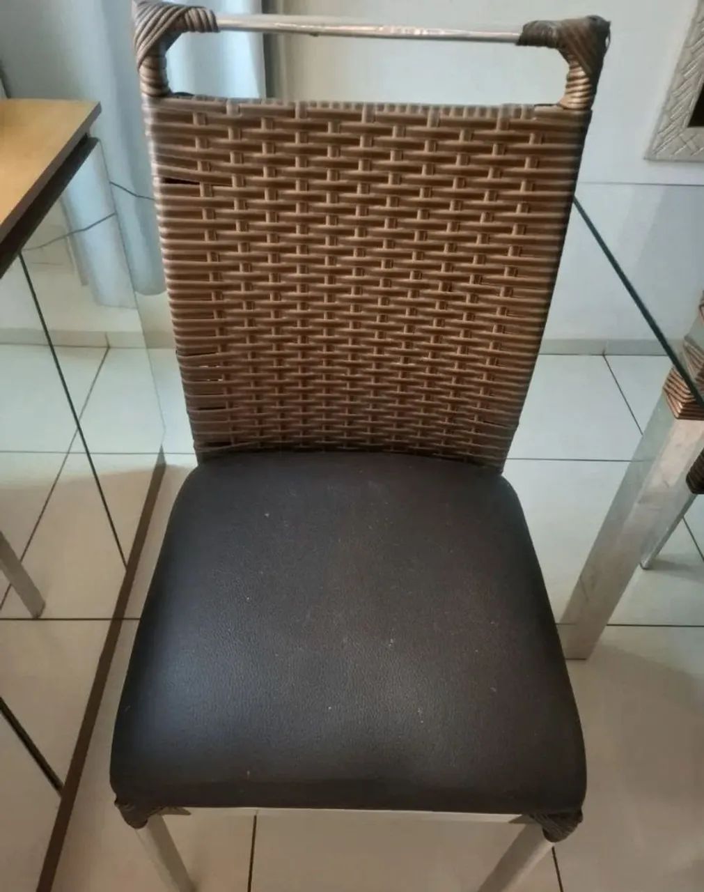 Vendo URGENTE MESA COM 6 CADEIRAS  - Foto 3