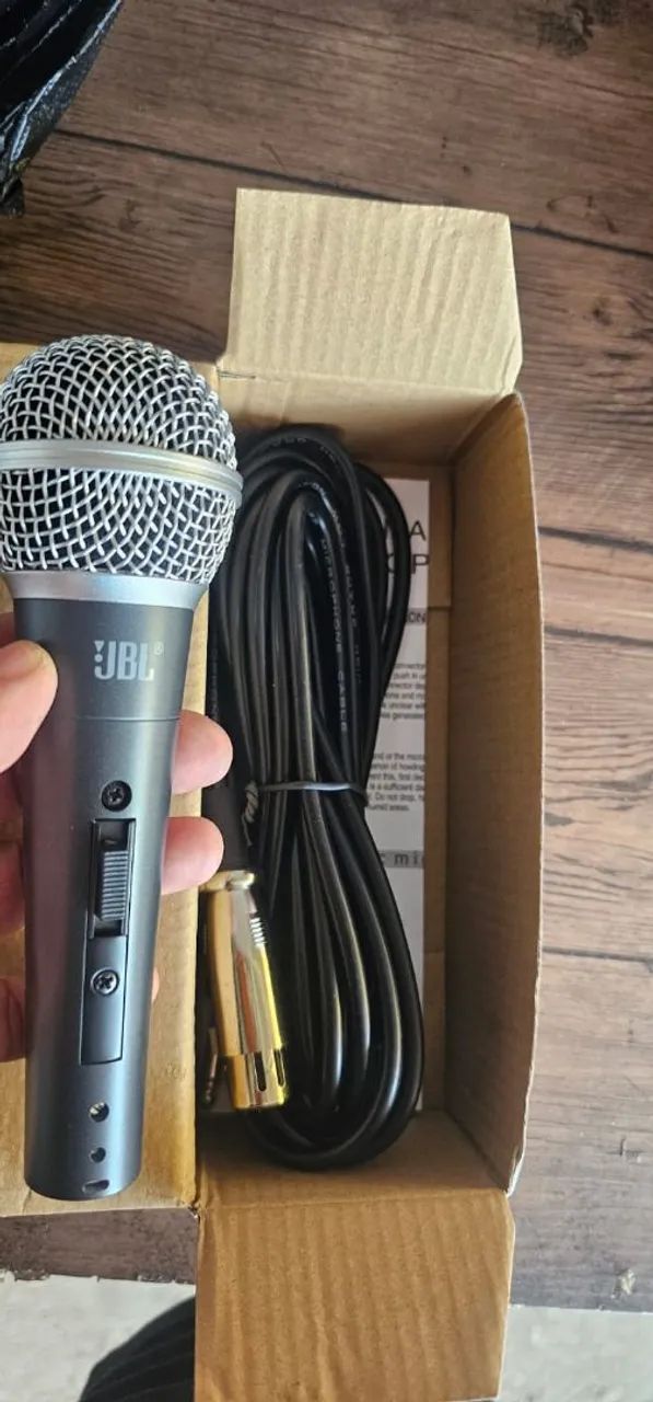 Microfone JBL com fio