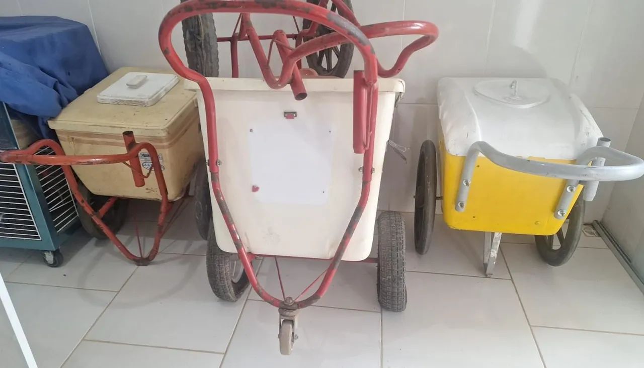 Kit com 3 carrinhos de picolé + 1 quadro 